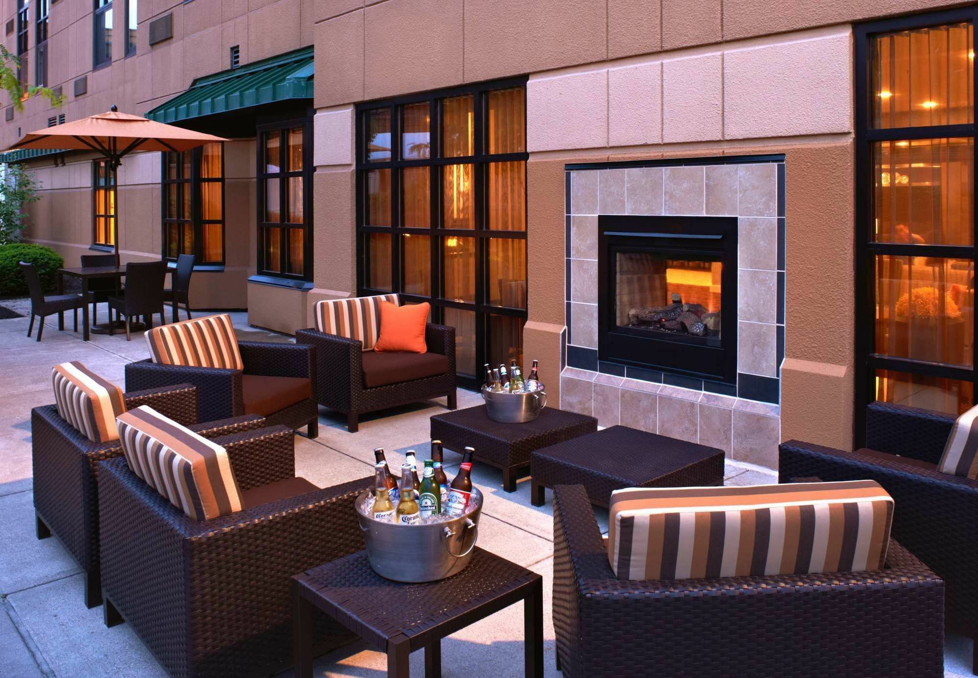 Courtyard Cincinnati Covington Exterior foto